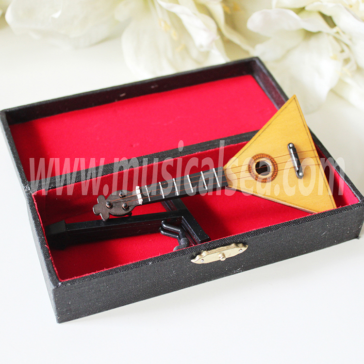 balalaika ornament